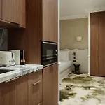 Отель Leon Париж
