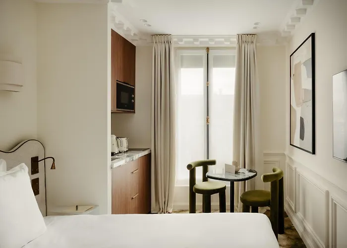 Leon Otel Paris